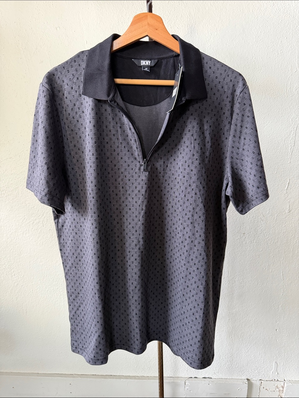 NWT DKNY Golf Zip Polo Size Medium